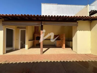 Casa com 3 Quartos para alugar, 360m² no Morada da Colina, Uberlândia