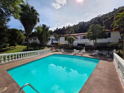 Casa com 5 Quartos à venda, 680m² no Albuquerque, Teresópolis