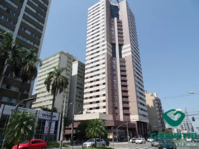 Apartamento com 2 Quartos para alugar, 84m² no Centro, Curitiba