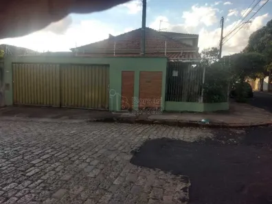 Casa com 4 Quartos à venda, 221m² no Centro, Araraquara