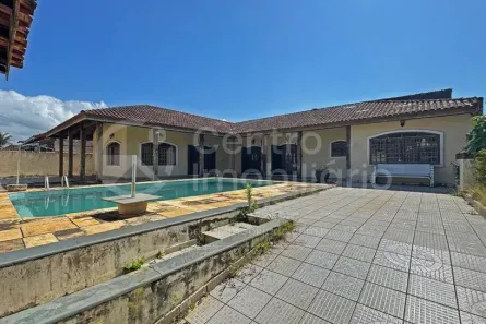 Casa com 4 Quartos à venda, 242m² no Jardim Imperador, Peruíbe