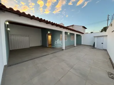 Casa com 4 Quartos à venda, 280m² no Santa Mônica, Uberlândia