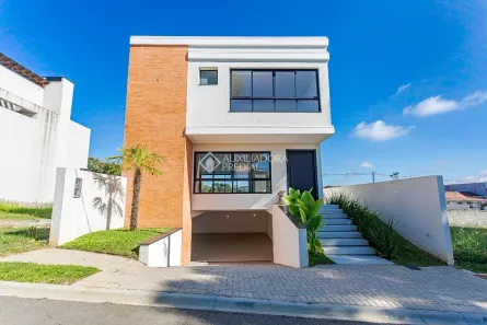 Casa com 3 Quartos à venda, 290m² no Santa Cândida, Curitiba