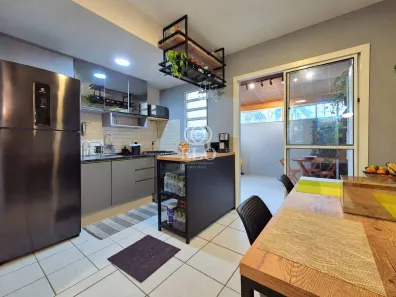 Sobrado com 2 Quartos à venda, 92m² no Humaitá, Porto Alegre