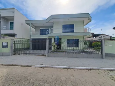 Casa com 3 Quartos para alugar, 435m² no Dom Bosco, Itajaí