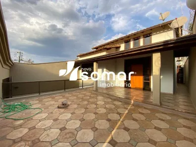 Casa com 3 Quartos para alugar, 200m² no Vila Belo Horizonte, Divinópolis
