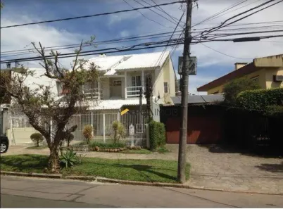 Casa com 3 Quartos para venda ou aluguel, 600m² no Chácara das Pedras, Porto Alegre