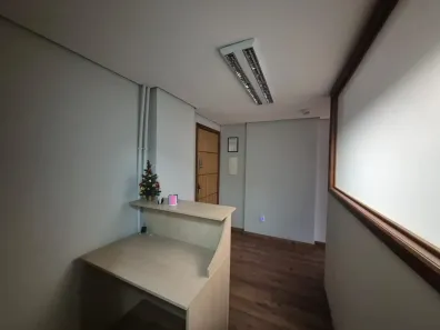 Sala Comercial com 3 Quartos à venda, 151m² no Santa Maria Goretti, Porto Alegre