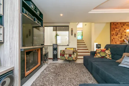Casa de Condomínio com 3 Quartos à venda, 235m² no Hípica, Porto Alegre