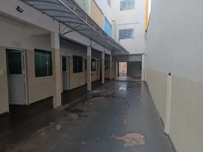 Prédio Comercial à venda, 650m² no Bom Jesus, Uberlândia