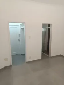Kitnet para alugar, 29m² no Boqueirão, Santos