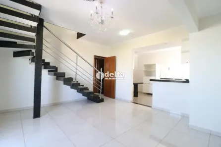 Cobertura com 3 Quartos para alugar, 180m² no Patrimônio, Uberlândia