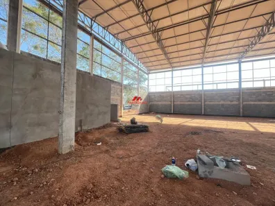 Imóvel Comercial com 1 Quarto para alugar, 2400m² no Distrito Industrial, Cuiabá