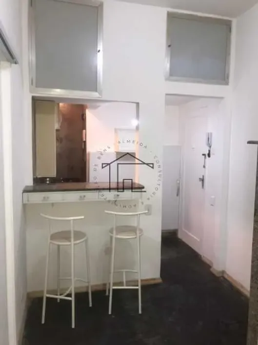 Apartamento reformado em Copacabana