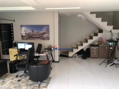 Casa de Condomínio com 4 Quartos à venda, 500m² no Taquara, Rio de Janeiro