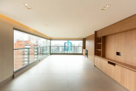 Apartamento com 3 Quartos para alugar, 144m² no Moema, São Paulo