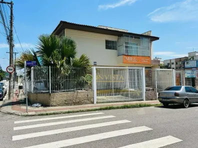 Imóvel Comercial com 8 Quartos à venda, 176m² no Campinas, São José