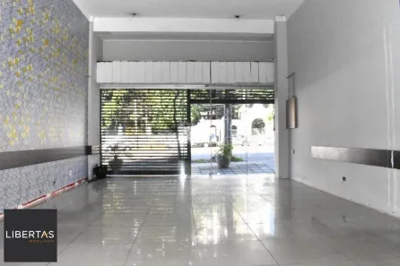 Ponto Comercial à venda, 217m² no Três Figueiras, Porto Alegre