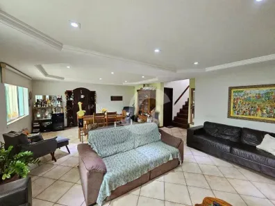 Casa com 5 Quartos à venda, 267m² no Maravista, Niterói