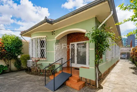 Casa com 3 Quartos à venda, 160m² no São Geraldo, Porto Alegre
