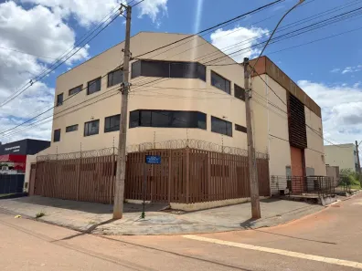 Prédio Comercial com 7 Quartos para alugar, 750m² no Zona Industrial, Brasília
