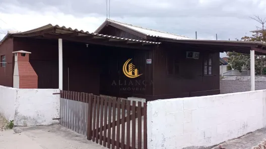 Casa com 3 Quartos à venda, 130m² no Balneário Ponta do Papagaio, Palhoça