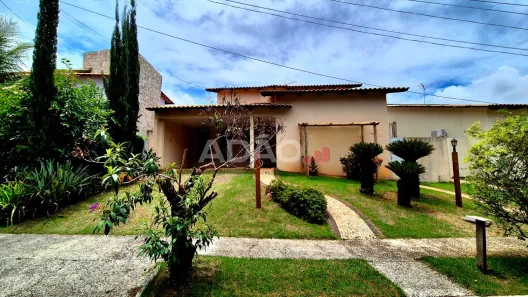 Casa de Condomínio com 4 Quartos à venda, 220m² no Loteamento Portal do Sol I, Goiânia