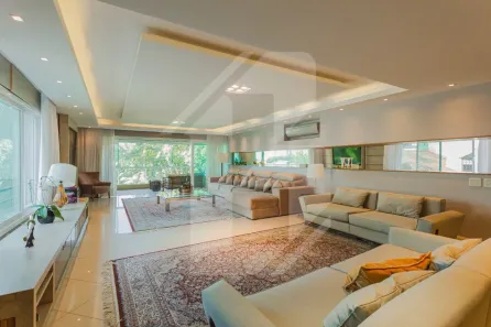 Apartamento com 3 Quartos para venda ou aluguel, 271m² no Três Figueiras, Porto Alegre