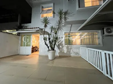 Sobrado com 3 Quartos à venda, 131m² no Boqueirão, Santos
