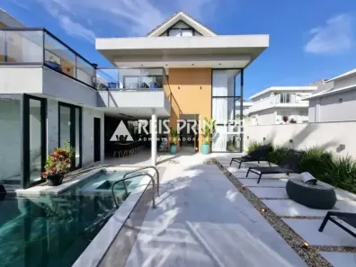 Casa de Condomínio com 4 Quartos para alugar, 267m² no Vargem Grande, Rio de Janeiro
