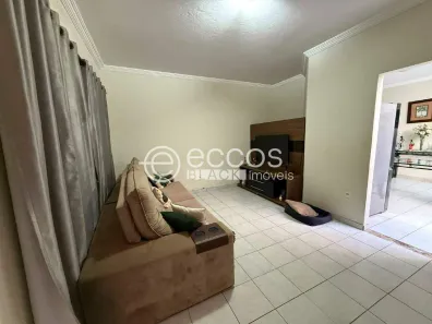 Casa com 3 Quartos à venda, 167m² no Custódio Pereira, Uberlândia