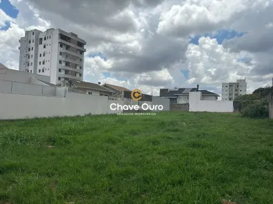 Lote/Terreno à venda, 700m² no Centro, Cascavel