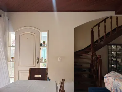 Casa de Condomínio com 3 Quartos para alugar, 150m² no Sossego, Itaboraí