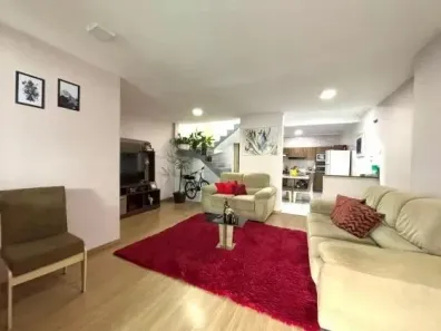 Casa com 3 Quartos à venda, 290m² no São Braz, Curitiba