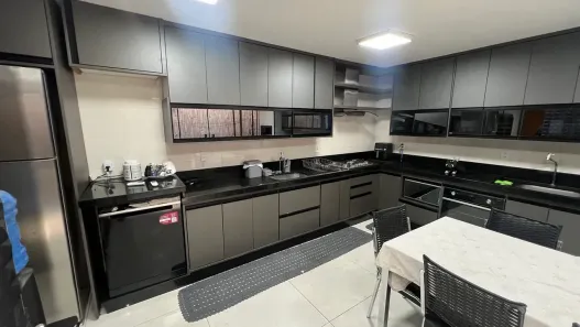 Casa de Condomínio com 4 Quartos à venda, 135m² no Petrópolis, Várzea Grande