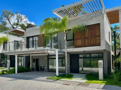 Casa de Condomínio com 3 Quartos à venda, 284m² no Lagoa da Conceição, Florianópolis