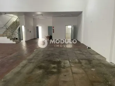 Galpão/Depósito/Armazém para alugar, 225m² no Jardim Patrícia, Uberlândia