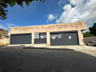 Ponto Comercial para alugar, 225m² no Major Prates, Montes Claros
