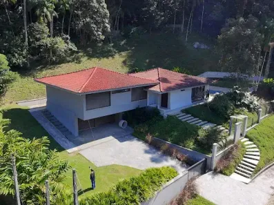 Casa com 3 Quartos à venda, 300m² no América, Joinville