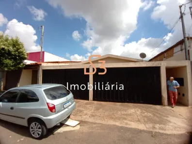 Casa com 2 Quartos para alugar, 45m² no Segismundo Pereira, Uberlândia