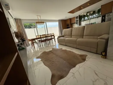 Casa de Condomínio com 3 Quartos à venda, 150m² no Jardim Vitória, Goiânia