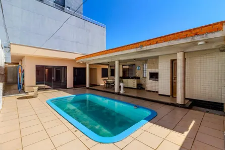 Casa com 2 Quartos à venda, 302m² no Fazendinha, Itajaí