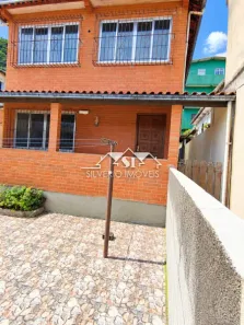 Casa com 3 Quartos à venda, 107m² no Quarteirão Brasileiro, Petrópolis
