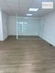 Sala Comercial à venda, 46m² no Santo Amaro, São Paulo