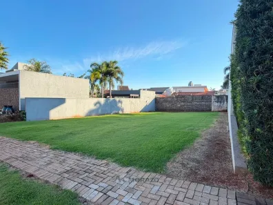 Lote/Terreno à venda, 450m² no Zona 08, Maringá