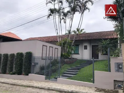 Casa com 4 Quartos à venda, 321m² no Vila Nova, Blumenau