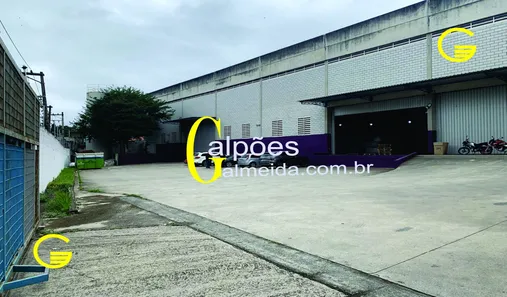 Galpão/Depósito/Armazém para alugar, 2000m² no Vila Jovina, Cotia