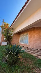 Casa com 3 Quartos à venda, 217m² no Jardim Veneza, Franca