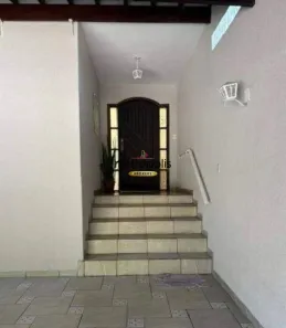 Sobrado com 3 Quartos à venda, 161m² no Parque Jaçatuba, Santo André