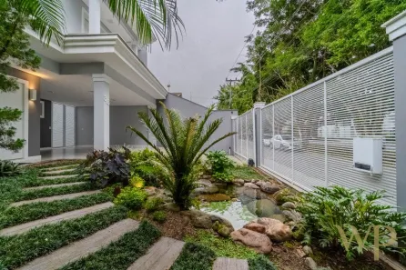 Casa com 3 Quartos à venda, 178m² no Bom Retiro, Joinville
